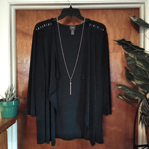 Chico's Tops - 🎉5/$20✈️ Travelers by Chico's cardigan